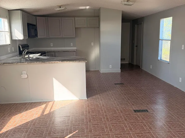 512 Lafayette St #B — Photo 3