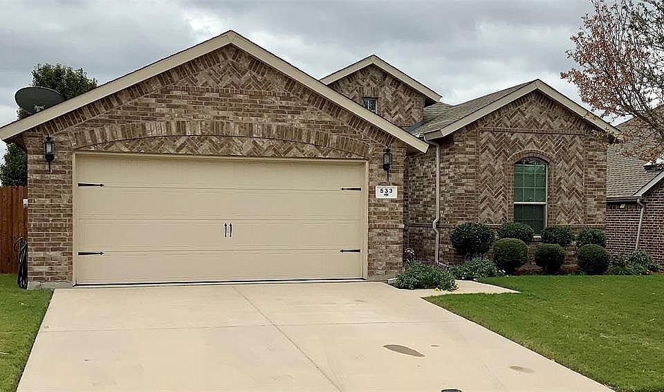 1st image of 533 Foxcraft Dr