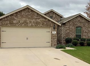 533 Foxcraft Dr, Fort Worth, TX 76131