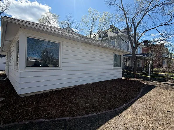 63 W 6th St, Winona, MN 55987