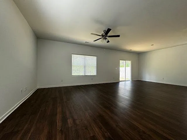 240 Chelsea Park Dr — Photo 10