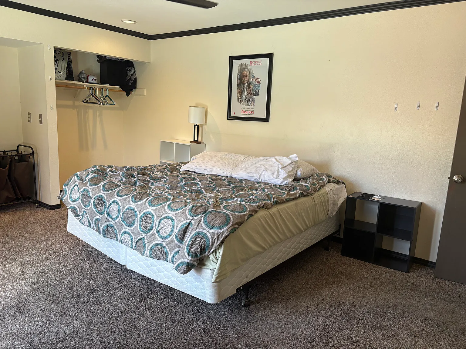 3 bed, 2200 sqft, $1,000 — Photo 2