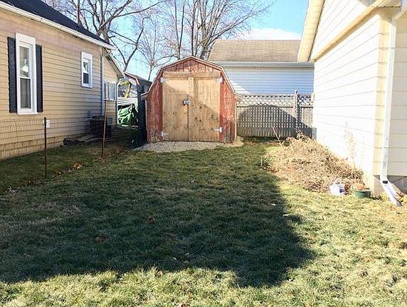 2nd image of 327 E Oakwood St