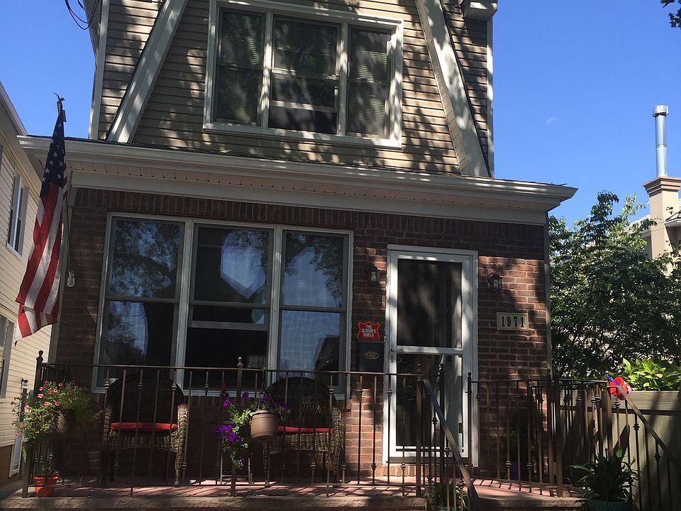 2nd image of 1971 Ryder St