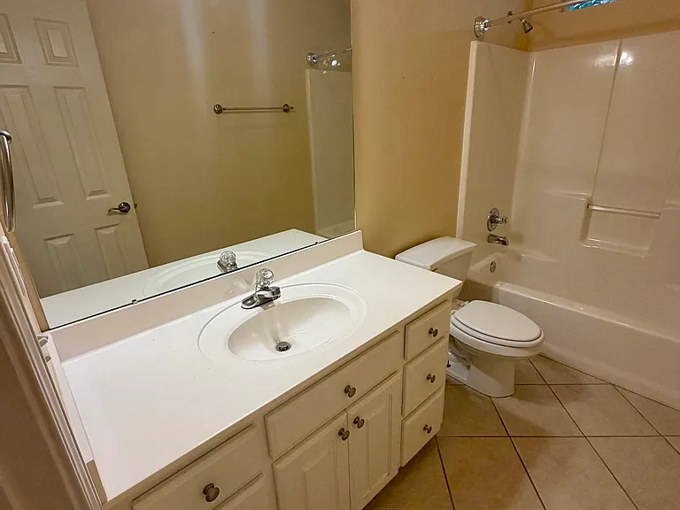213 Carrington Ln — Photo 10