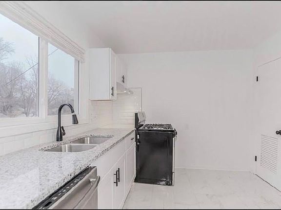 3rd image of 6109 E 147th Ter