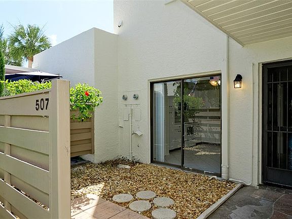 5th image of 507 LAKESIDE DRIVE #507