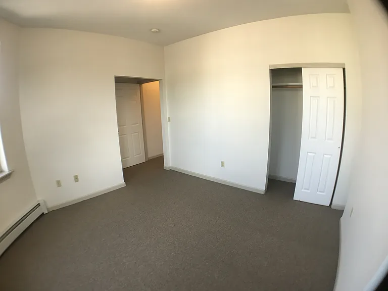 686-688 Broad St — Photo 37