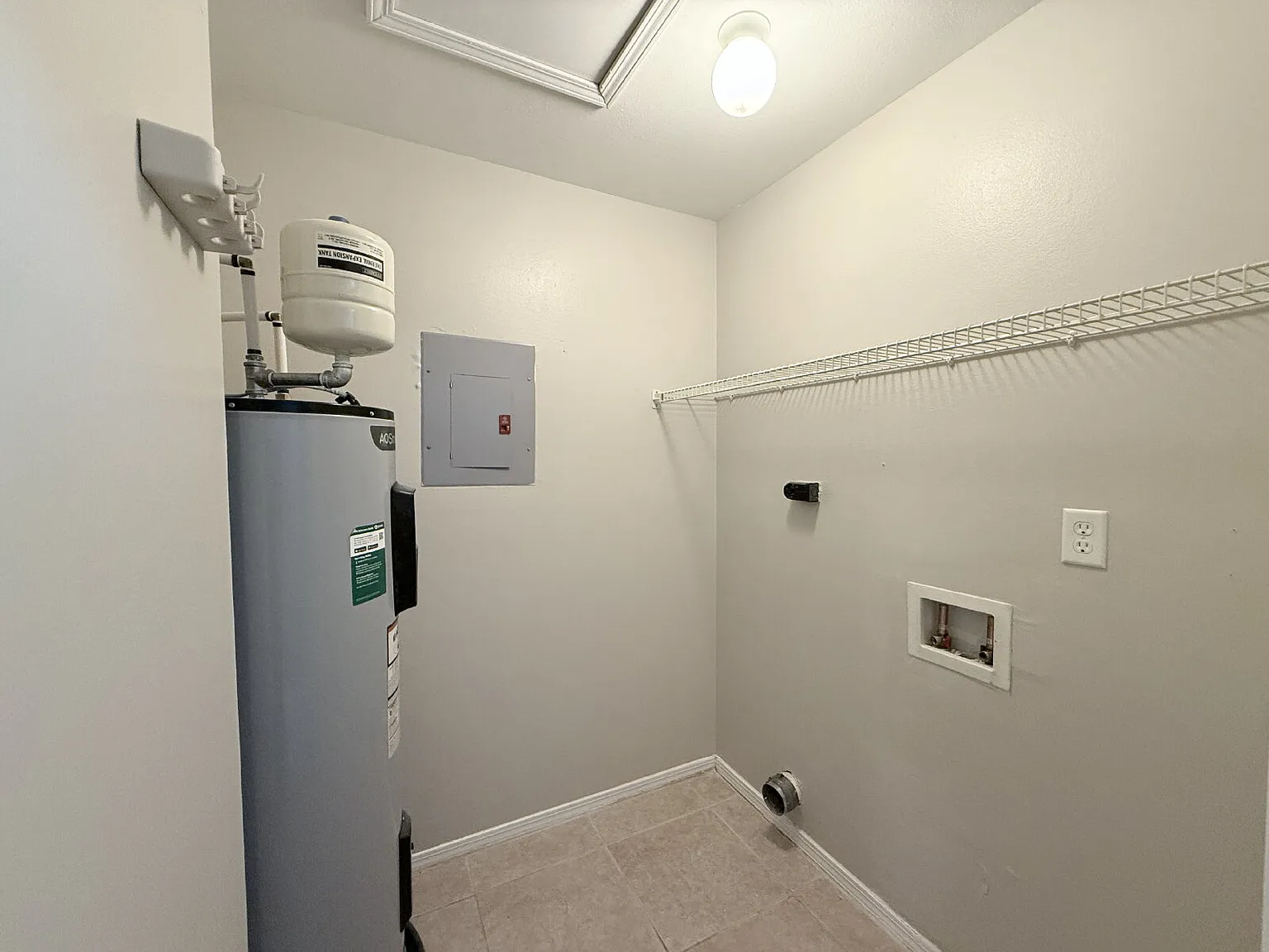2 bed, 2.0 bath, 1056 sqft, $1,400 — Photo 4