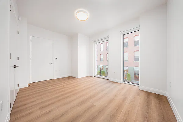 Bedroom, photo 1