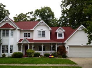 2801 Forest View Dr, Akron, OH
