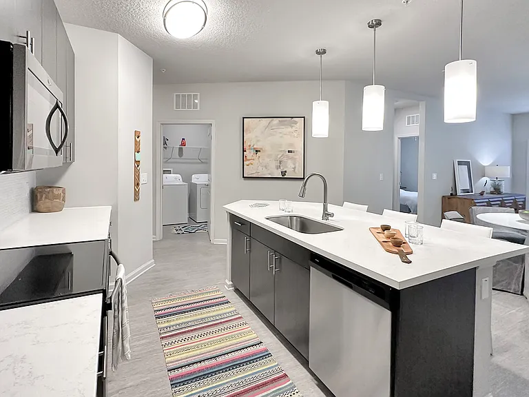 Legacy Union Square Apartments — Photo 14