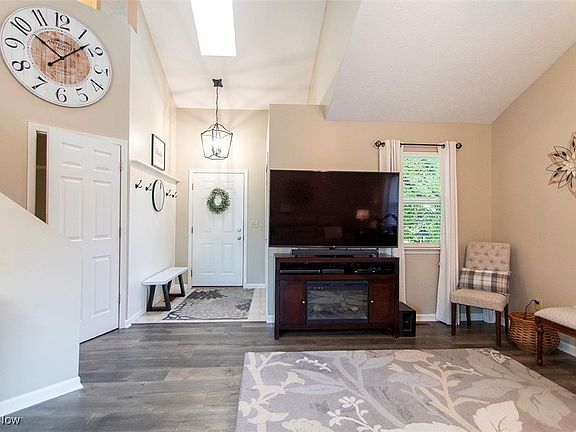 4th image of 4992 Garden Lake Ct