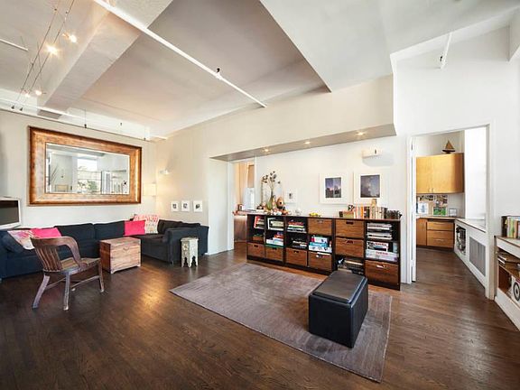 2nd image of 249 W 29th St APT 10
