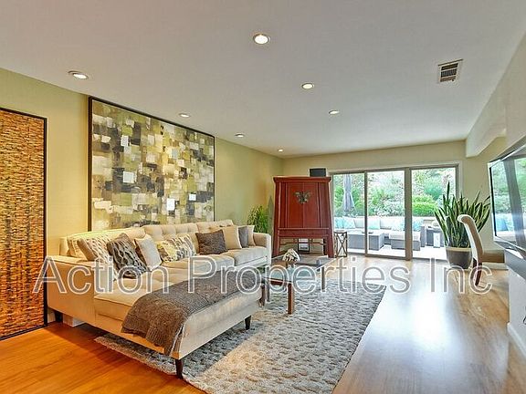 3rd image of 15 Chicory Ln
