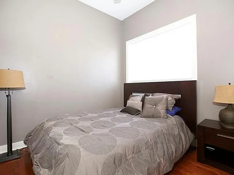 2342 W North Ave #201 — Photo 21
