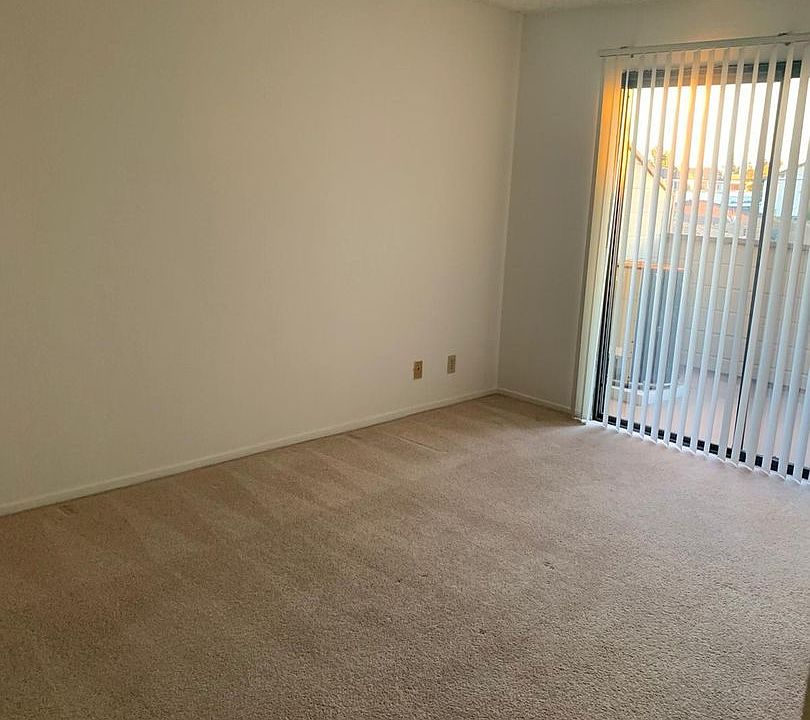 1st image of 3930-3940 W Valencia Dr #9