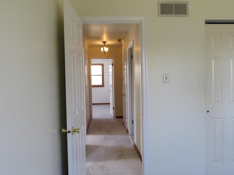 1st image of 74 W Pickering Bnd