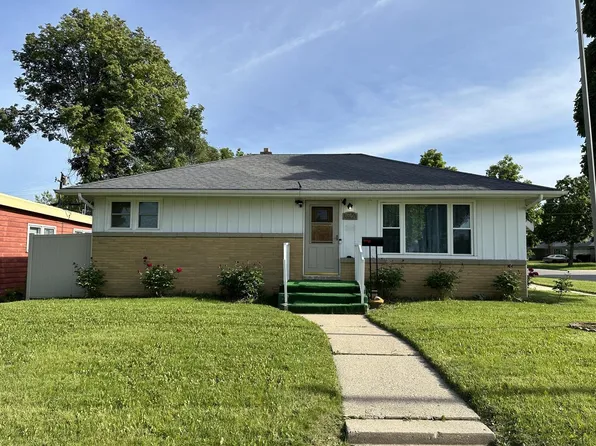 8333 West Melvina STREET, Milwaukee, WI 53222