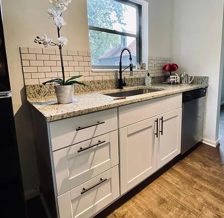 872 Vedado Way NE #3