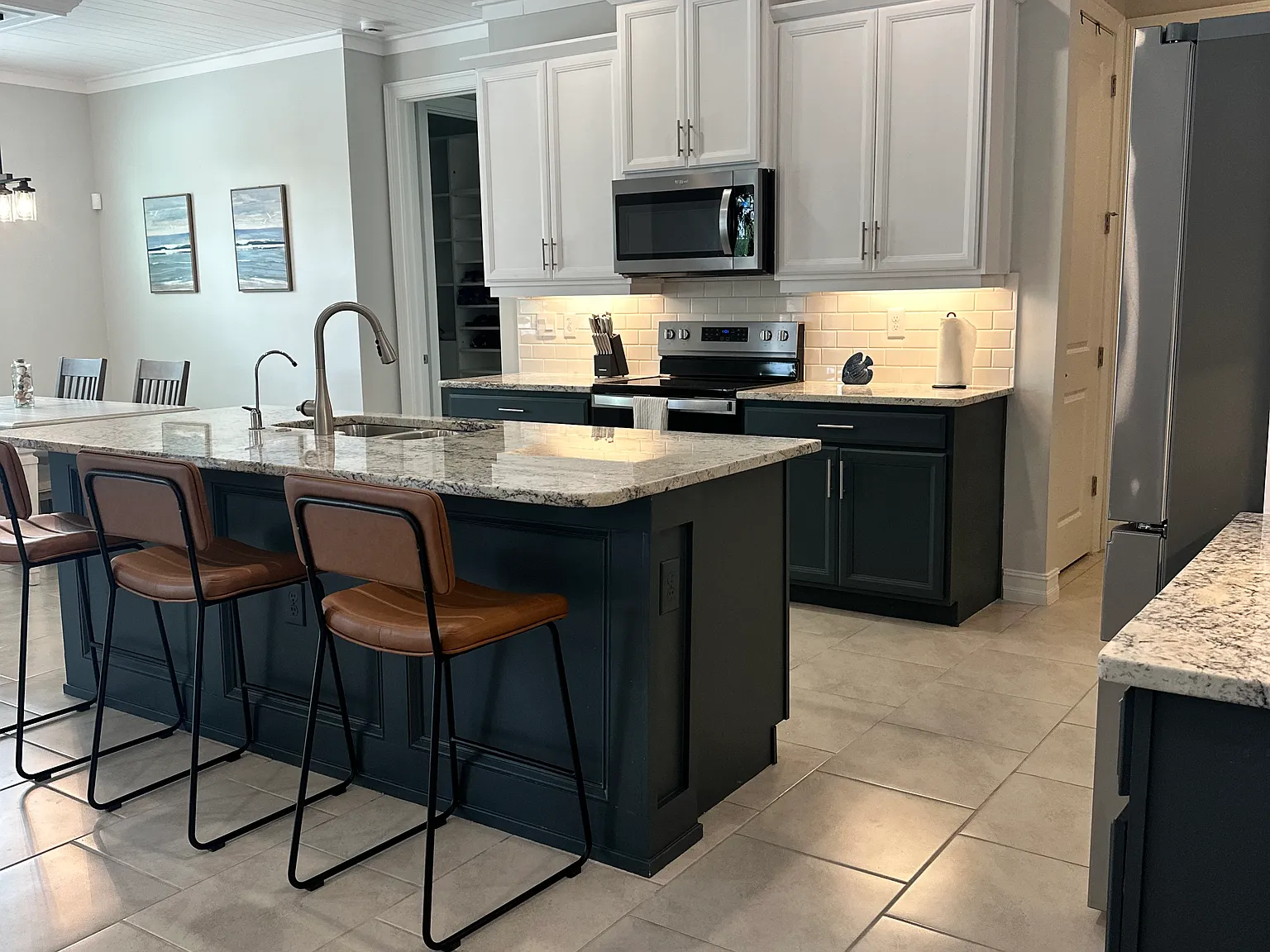 3 bed, 1974 sqft, $2,995 — Photo 4