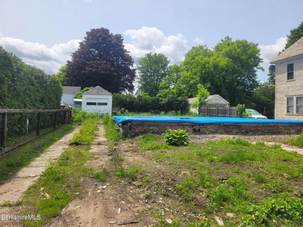 41 E Jordan St, Adams, MA 01220