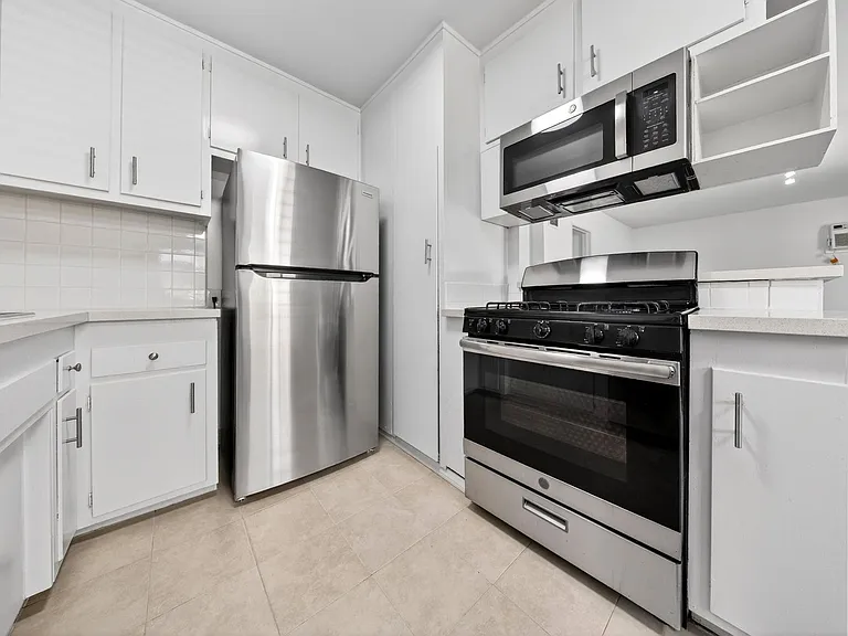 15114 Dickens St. — Photo 11