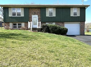 2602 Austin Village Blvd, Johnson City, TN 37601