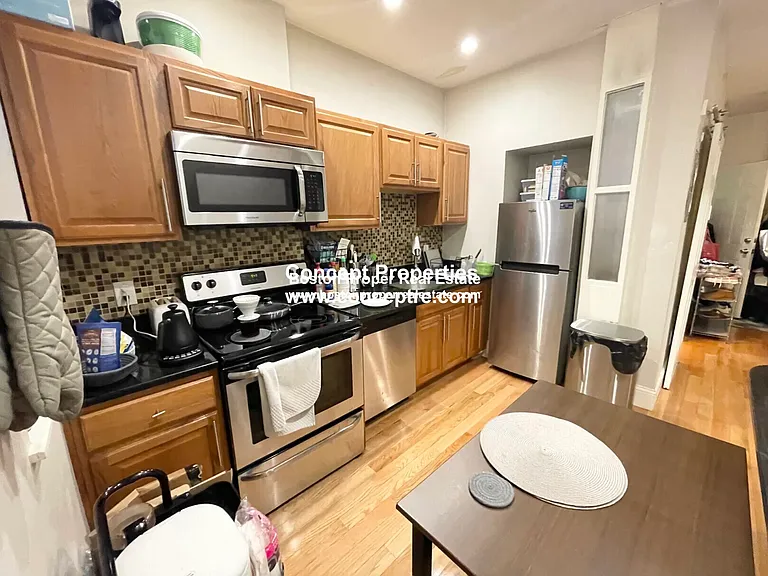 51 Joy St #1R — Photo 2