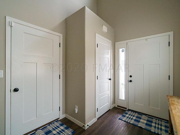 4th image of 956 Eaglewood Ave W