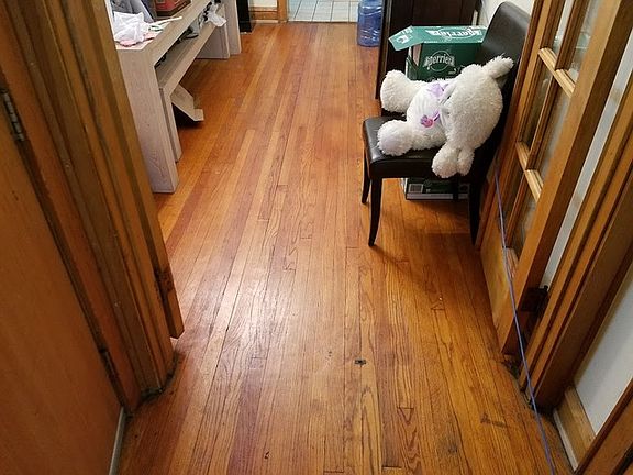 5th image of 1018 Darrow Ave