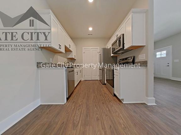 2nd image of 306 Oakwood St