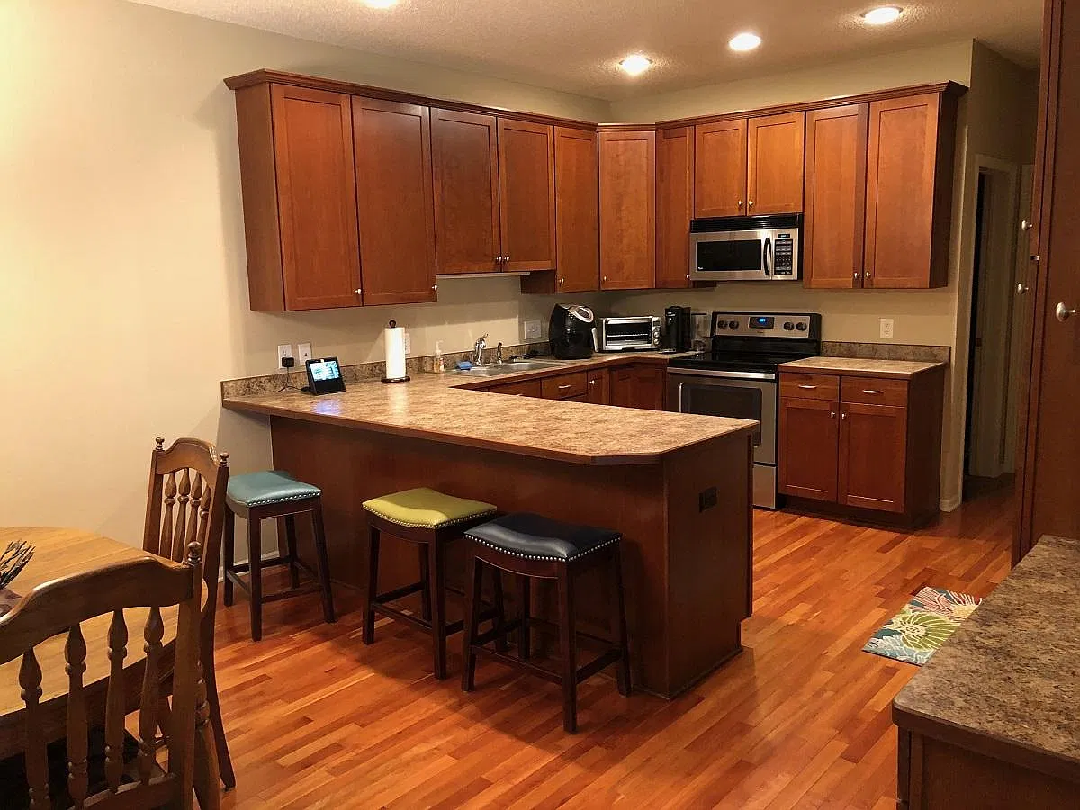 2 bed, 2024 sqft, $2,495 — Photo 3