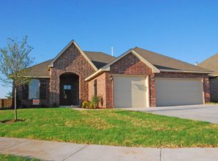316 Donner Trl, Edmond, OK 73003