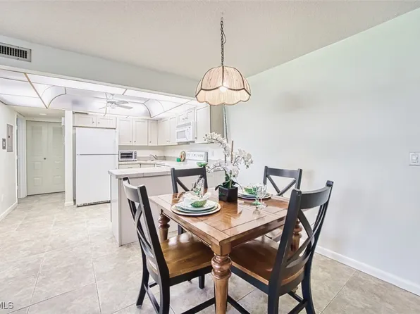 2300 Aaron St APT 216, Port Charlotte, FL 33952