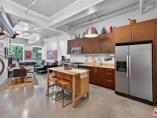 849 S Broadway #203, Los Angeles, CA 90014