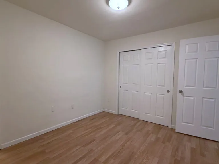 36 Howard Ct — Photo 5