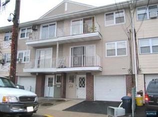 36 President St, East Newark, NJ 07029
