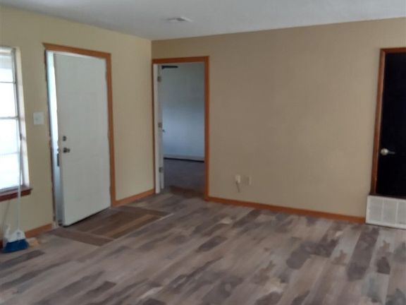3rd image of 128 NE English St