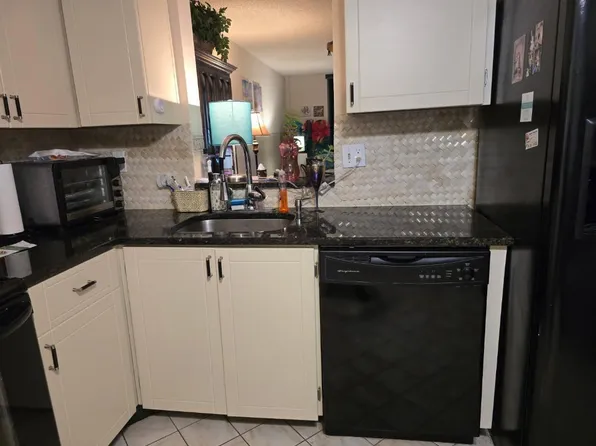 7300 Lake Cir Drive #404, Margate, FL 33063