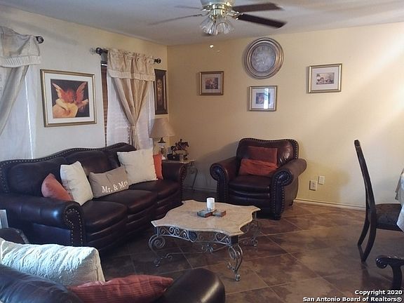 5th image of 203 Meadow Path Dr