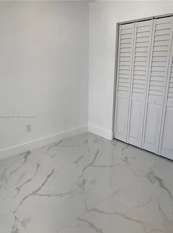 18765 SW 100th Ave — Photo 5