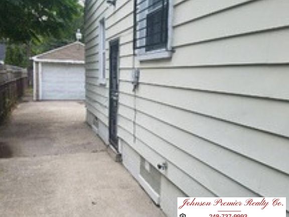 2nd image of 18517 Shiawassee Dr