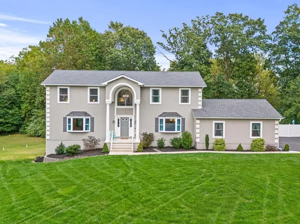 163 Erica Ct, Woolwich Township, NJ 08085