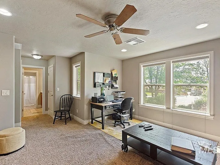 2549 E Satterfield St — Photo 9