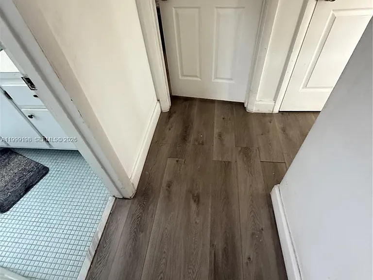 141 NE 10th Ave #17B — Photo 31
