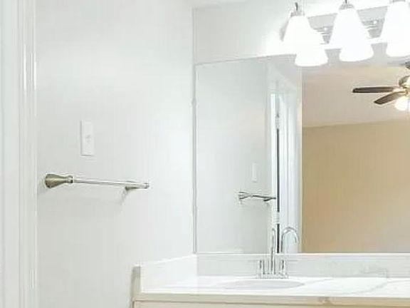 4th image of 82327 Lara Ln