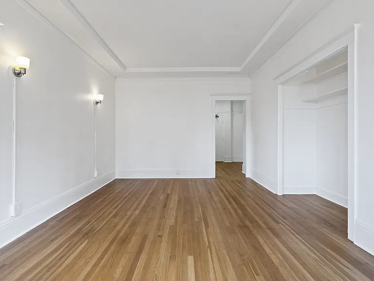 The Langham Apartments — Photo 7