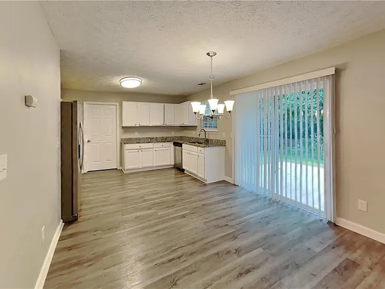 4557 Darrowby Dr — Photo 7