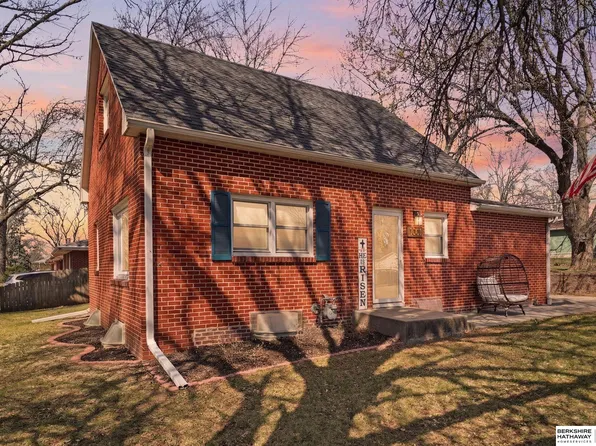 1001 N 69th St, Lincoln, NE 68505